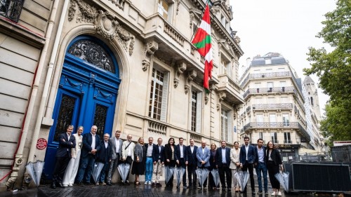 EAJ-PNB célèbre à Paris, avec solennité et émotion, le retour historique et juste de l'immeuble de l'avenue Marceau EAJ-PNB célèbre à Paris, avec solennité et émotion, le retour historique et juste de l'immeuble de l'avenue Marceau